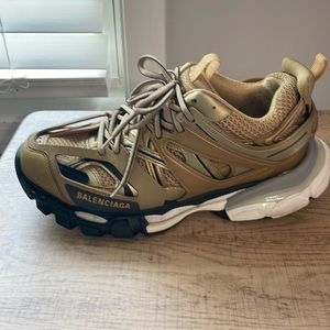 Balenciaga gold runners size 41 in good condition only worn a couple of times